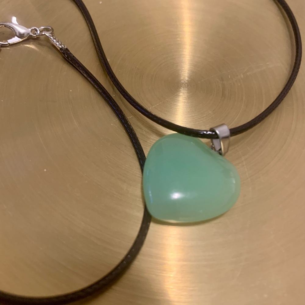 Elegant Green Heart Pendant Necklace